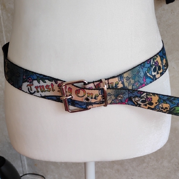 Skull graphicDetail Belt - Picture 1 of 6